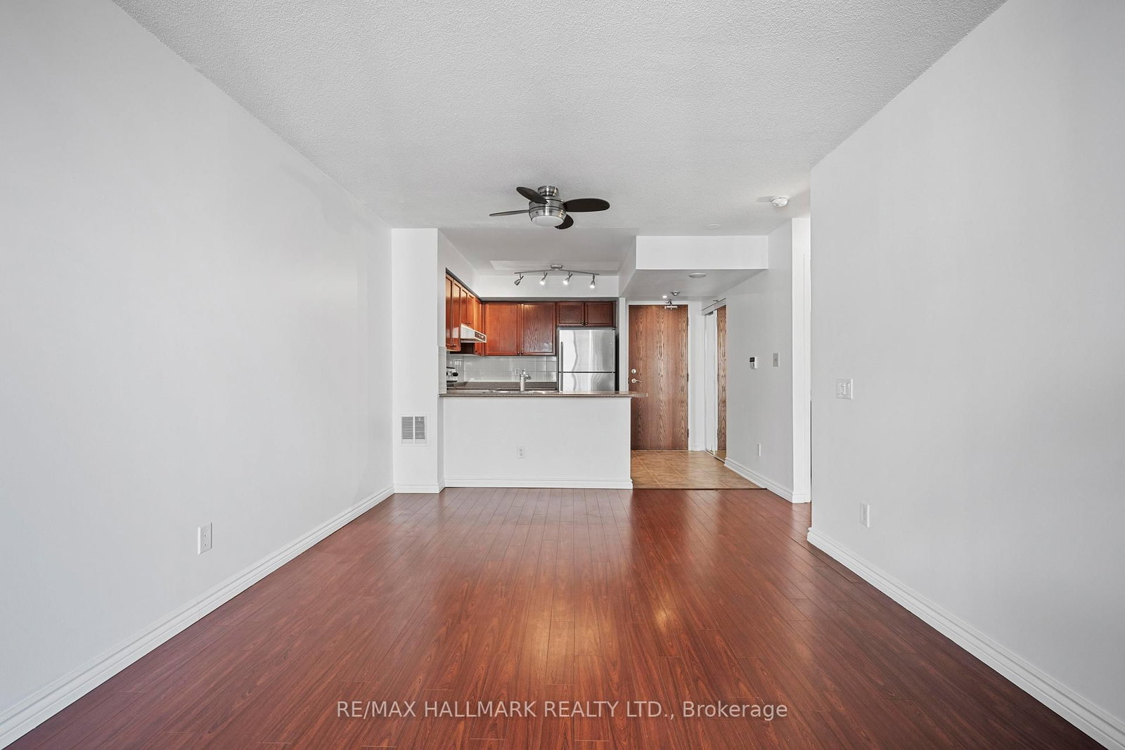 1863 Queen Street E, Unit 406 - Photo 14