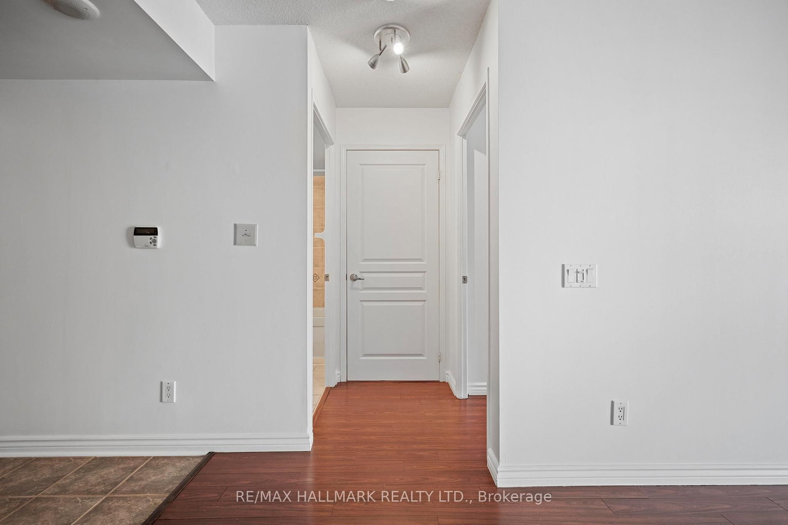 1863 Queen Street E, Unit 406 - Photo 20