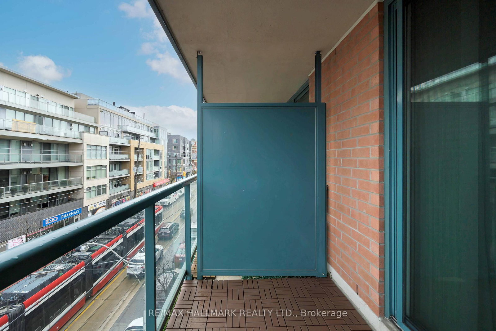 1863 Queen Street E, Unit 406 - Photo 24