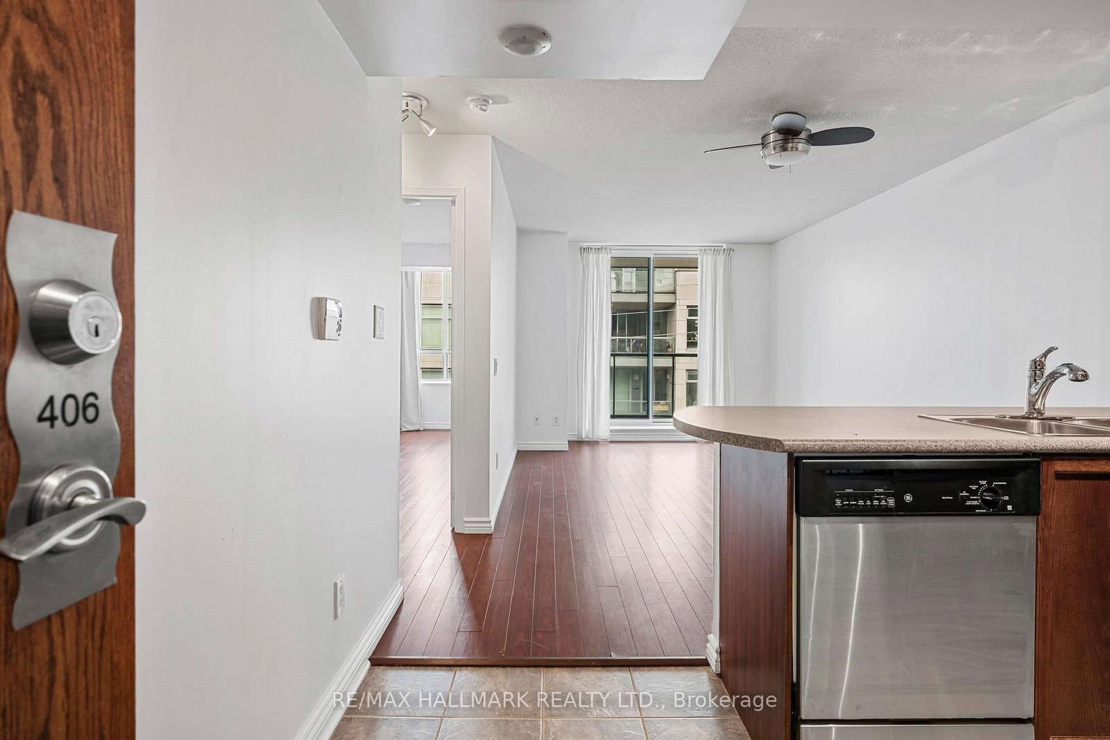 1863 Queen Street E, Unit 406 - Photo 5