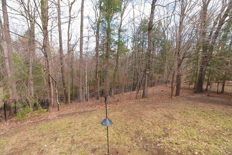 876 Darwin Dr, Pickering, L1X 2P8 | Image 3