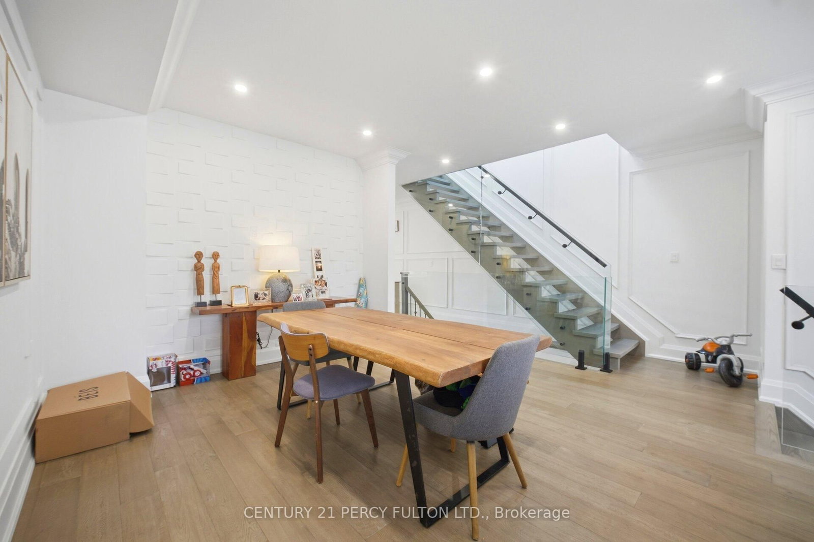 Detached House for sale at 195 Danforth Road, Toronto, Ontario, M1L 3X1 - Oakridge - MLS: E13002712