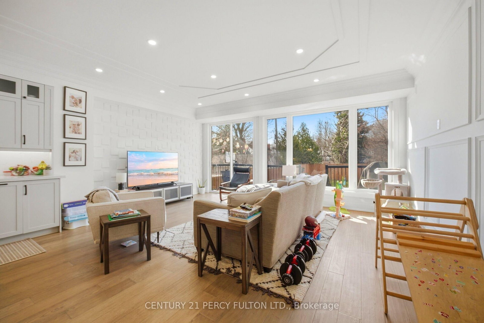 Detached House for sale at 195 Danforth Road, Toronto, Ontario, M1L 3X1 - Oakridge - MLS: E13002712