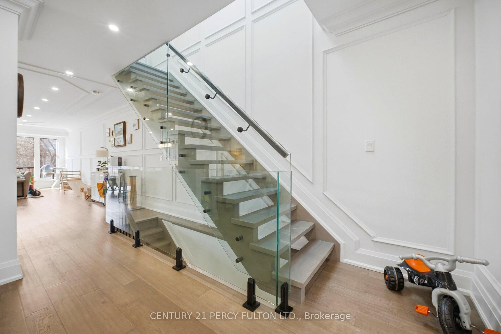 Detached House for sale at 195 Danforth Road, Toronto, Ontario, M1L 3X1 - Oakridge - MLS: E13002712