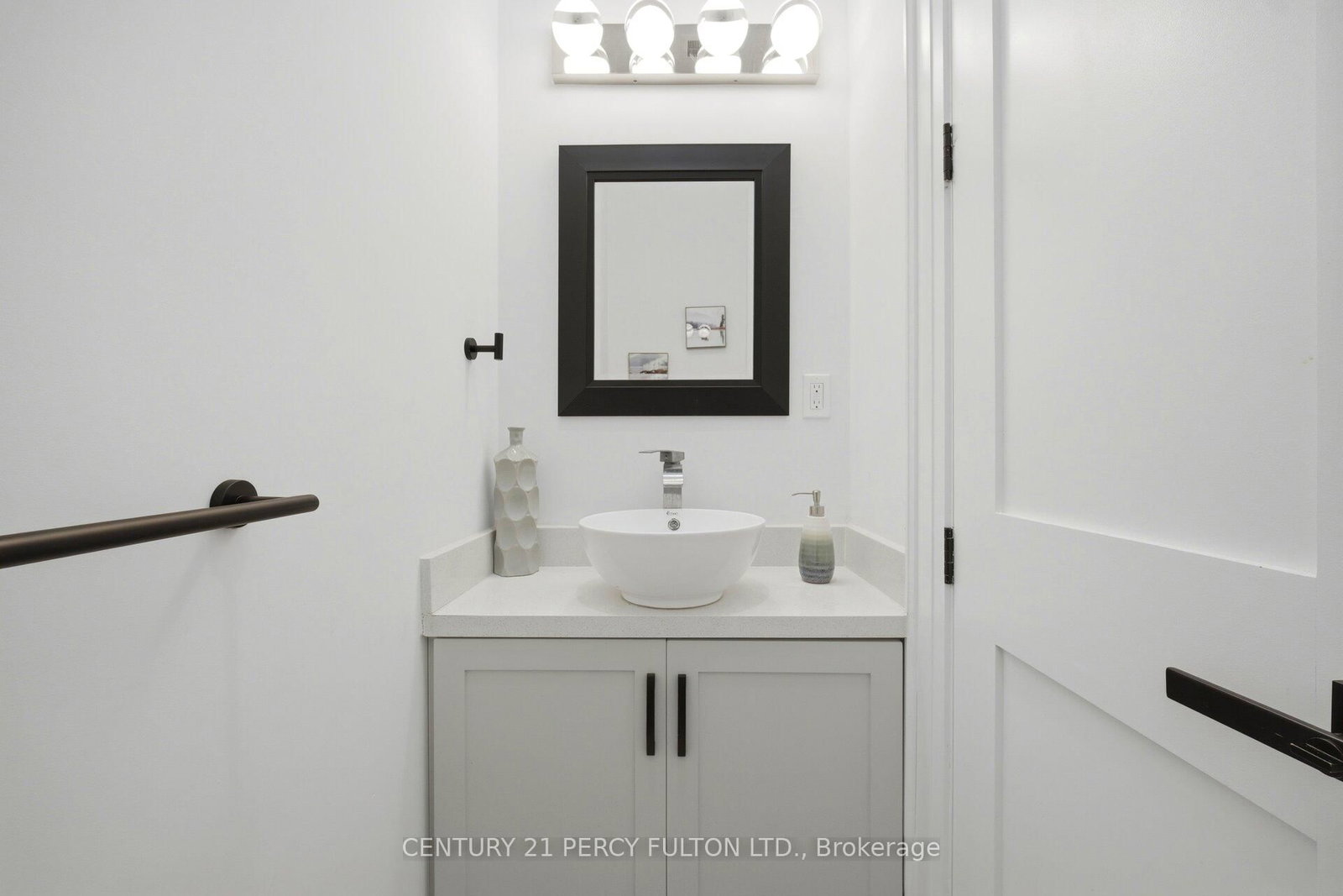 Detached House for sale at 195 Danforth Road, Toronto, Ontario, M1L 3X1 - Oakridge - MLS: E13002712