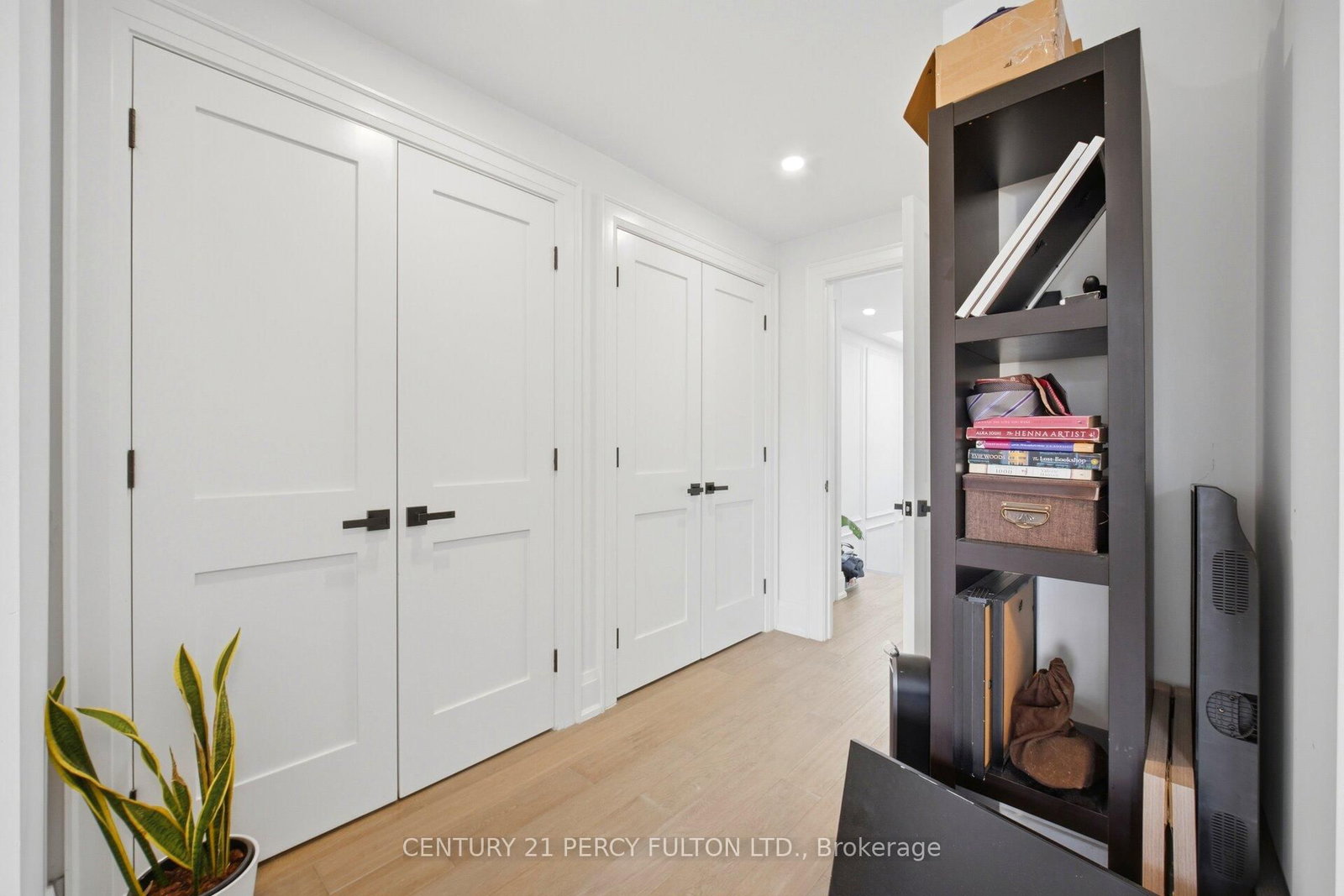 Detached House for sale at 195 Danforth Road, Toronto, Ontario, M1L 3X1 - Oakridge - MLS: E13002712