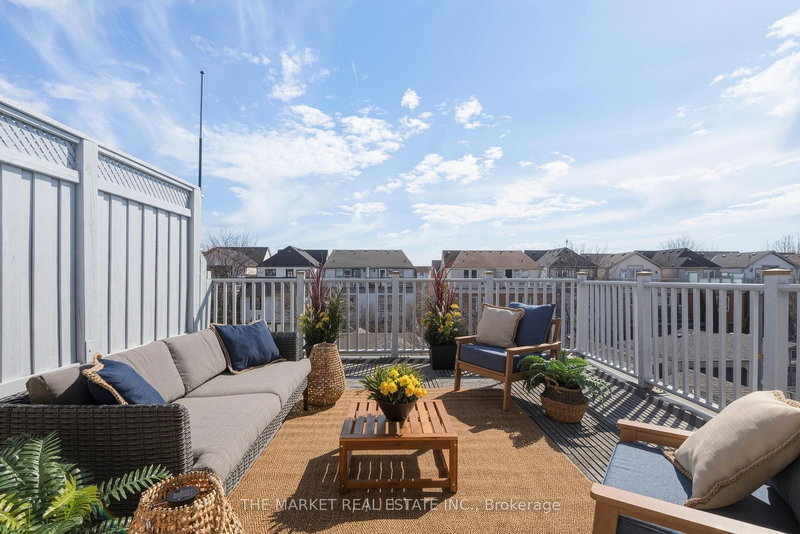 67 Winners Circ, Toronto, M4L 3Y7 | Image 3