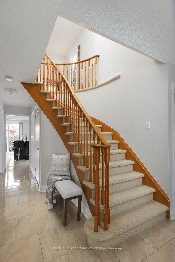 Detached House for sale at 1539 Nipissing Court, Pickering, Ontario, L1V 6T8 - Amberlea - MLS: E13003242