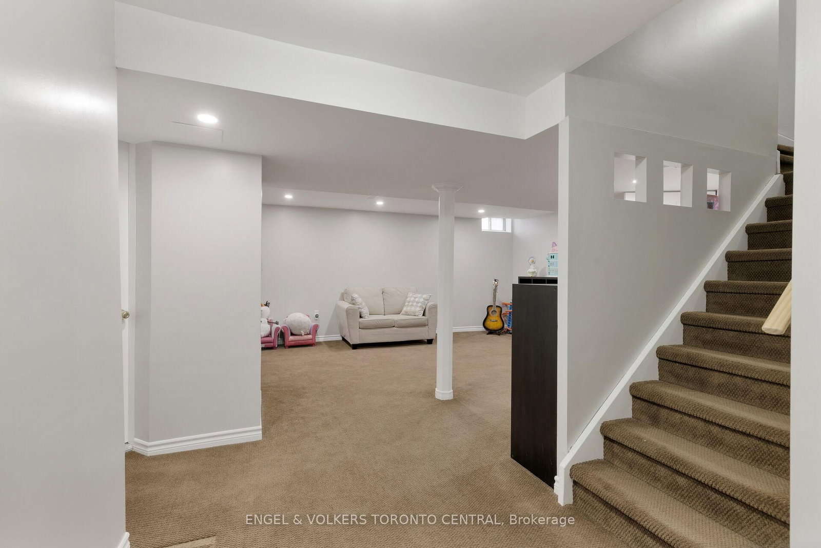 Detached House for sale at 1539 Nipissing Court, Pickering, Ontario, L1V 6T8 - Amberlea - MLS: E13003242