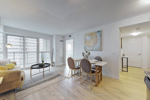 609 - 30 Meadowglen Place