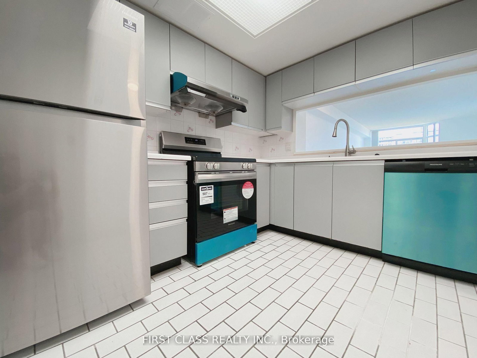 88 ALTON TOWERS Circle, Unit 1101 - Photo 6