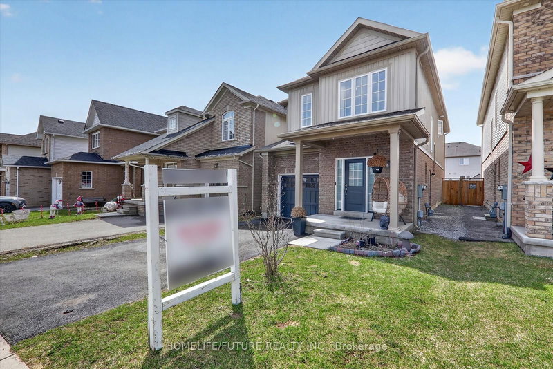 36 Cotton St, Clarington, L1C 5H2 | Image 2