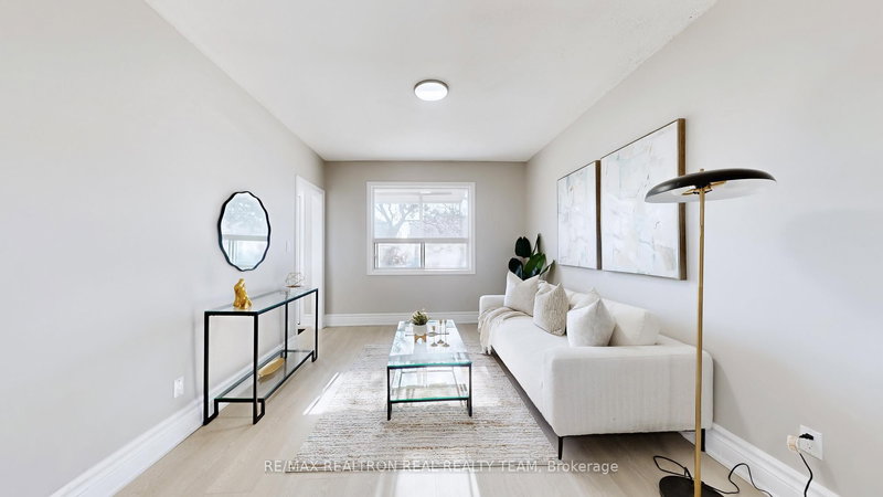 23 Marsh Rd, Toronto, M1K 1Y6 | Image 3