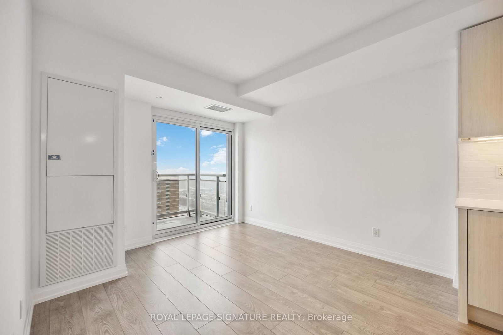 Condo for lease at 2405-286 Main Street, Toronto, Ontario, M4C 0B3 - East End-Danforth - MLS: E13003978