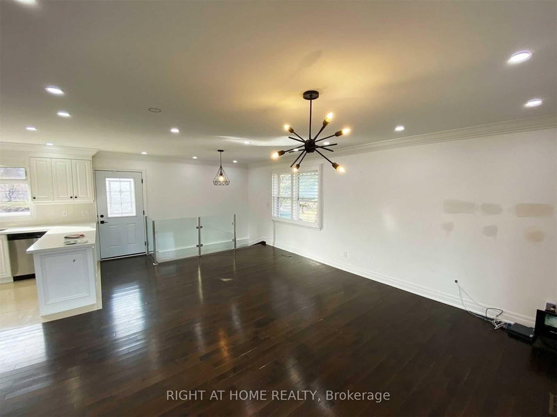 46 Emmeline Cres, Toronto, M1S 1L2 | Image 3