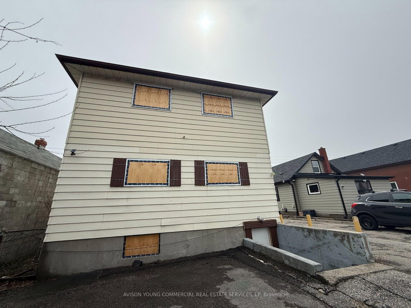 248 Bloor St E photo 5
