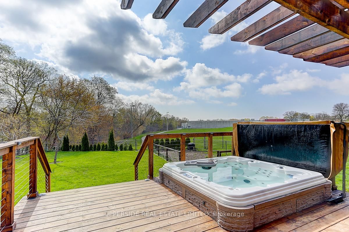 853 Capri Court E - Photo 20