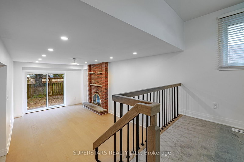 UPPER - 39 Evergreen Dr, Whitby, L1N 6S6 | Image 3