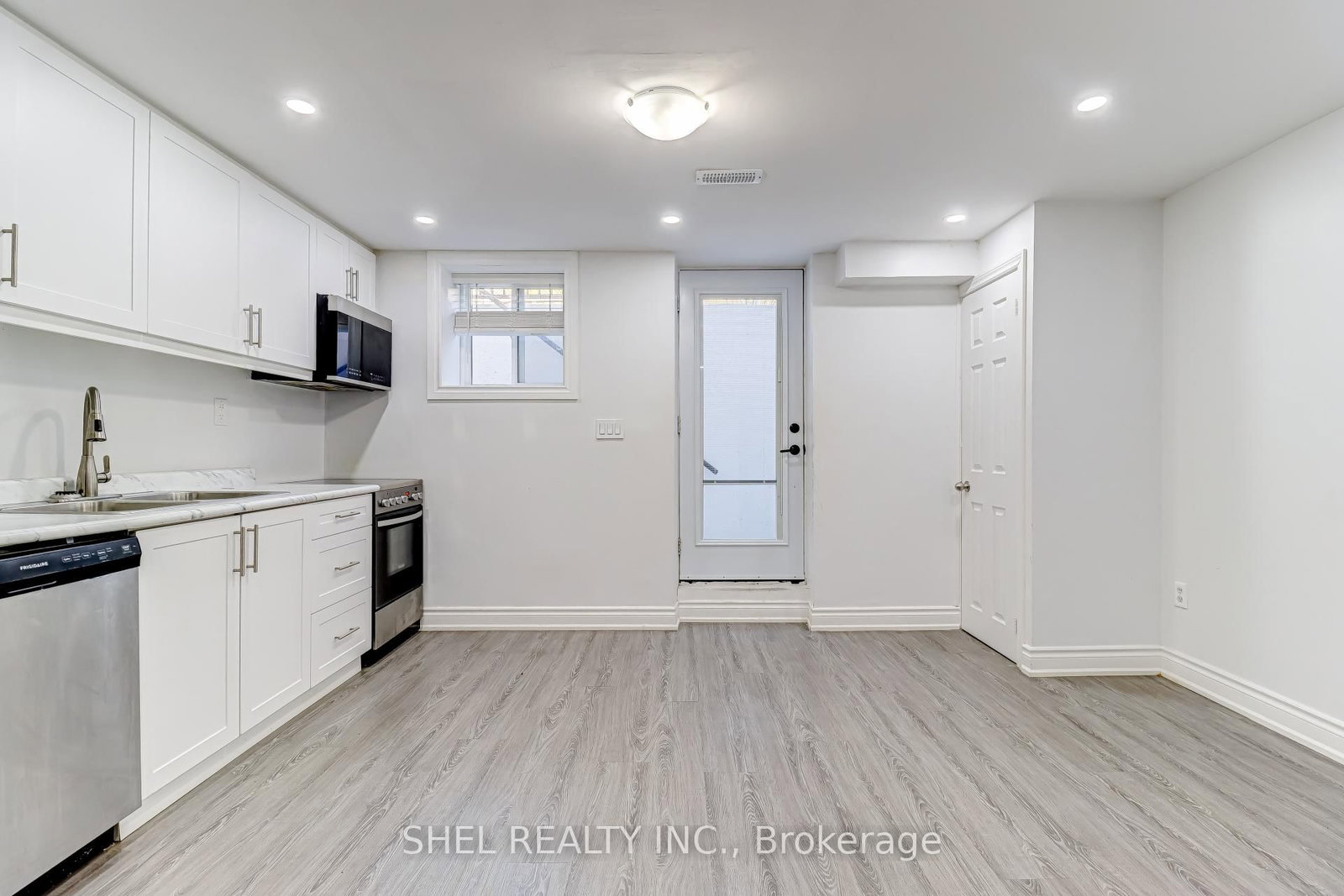 301 Old Harwood Avenue - Photo 12