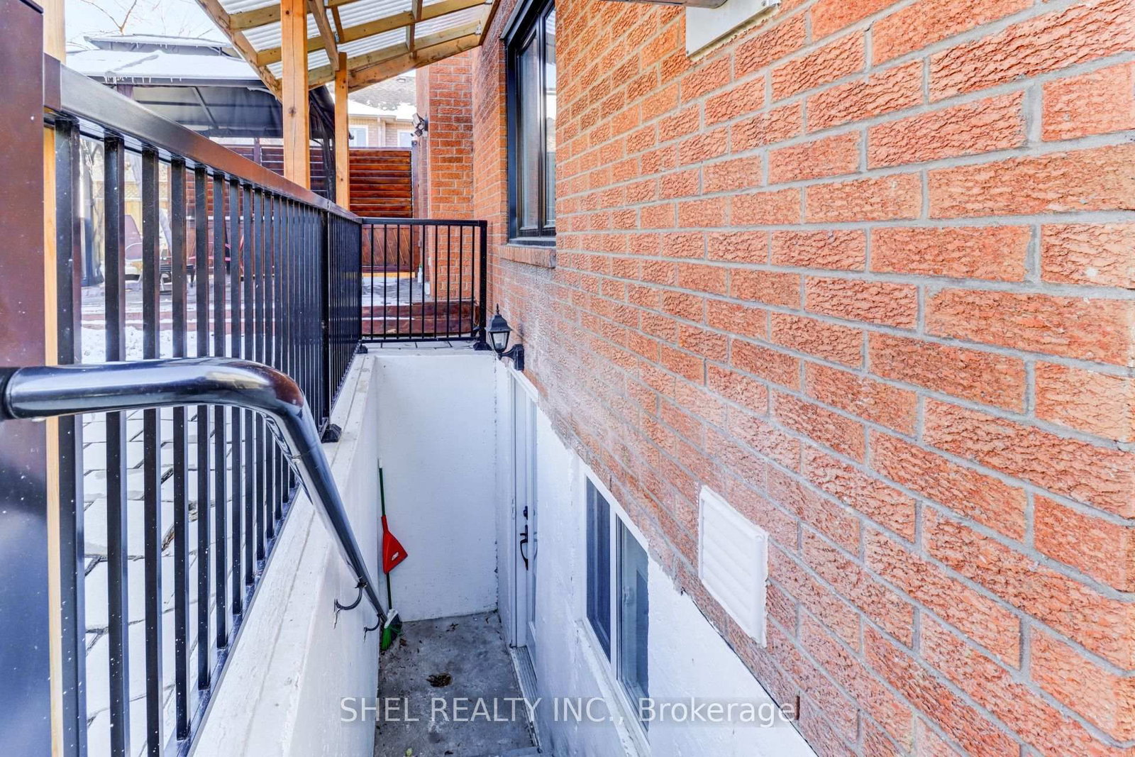 301 Old Harwood Avenue - Photo 4