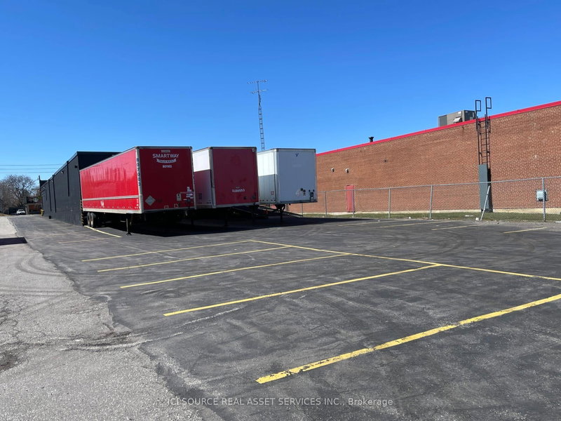 1153 Kennedy Rd, Toronto, M1P 2K8 | Image 3