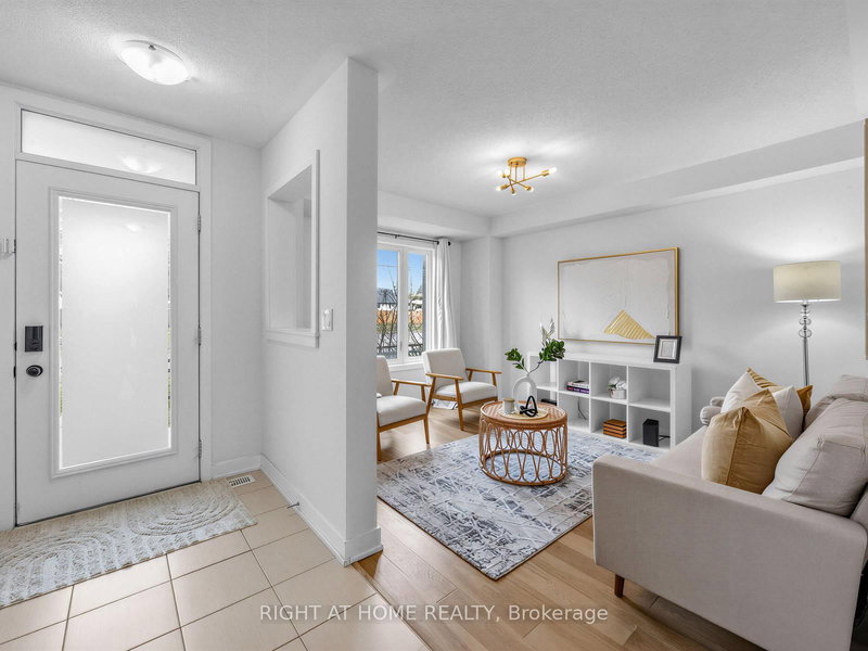 998 Kicking Horse Path, Oshawa, L1J 0B4 | Image 3