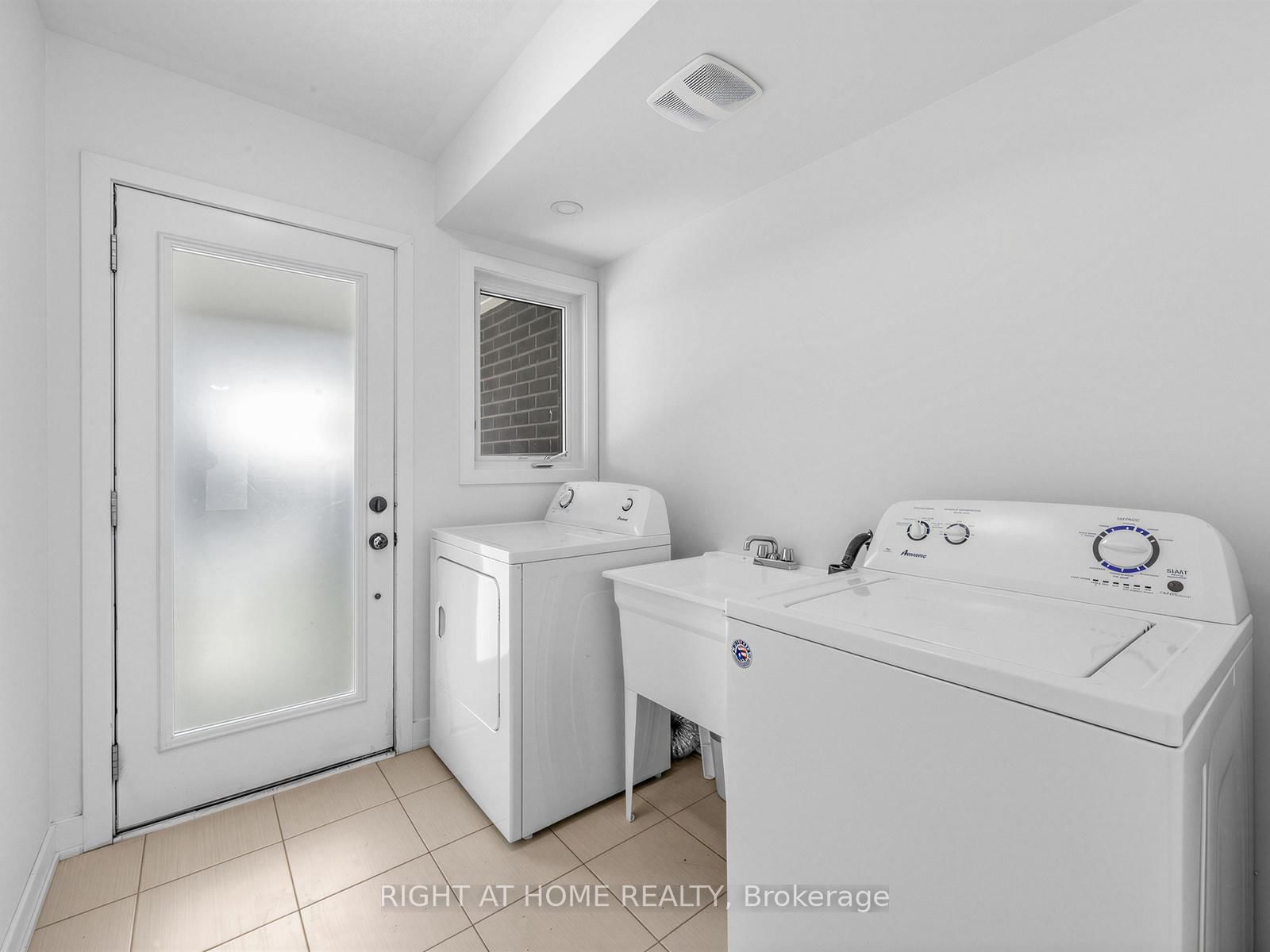 998 Kicking Horse Path - Photo 8