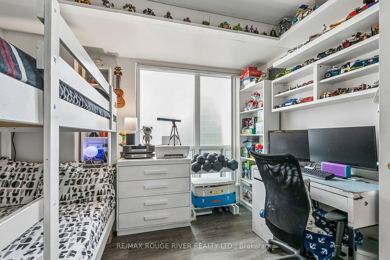 Property at 11 Lee Centre