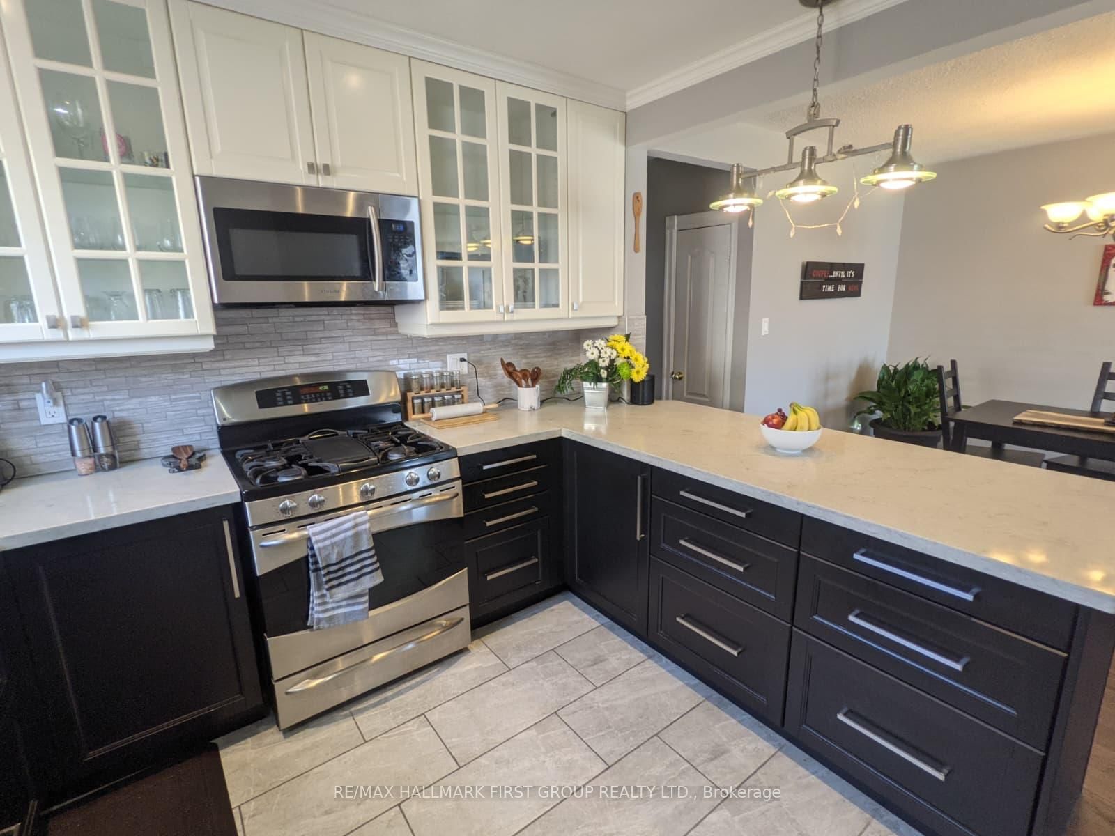 15 Thorncroft Crescent - Photo 2