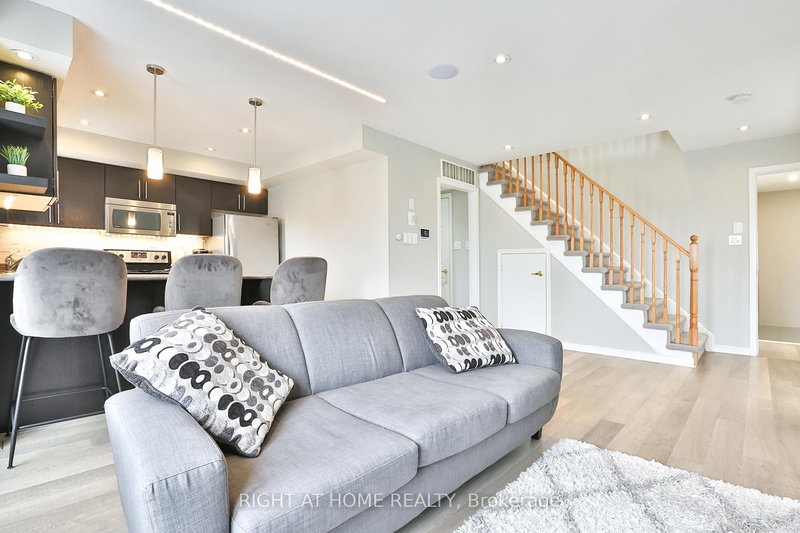 168 Kingston Rd W, Ajax, L1T 0M9 | Image 3