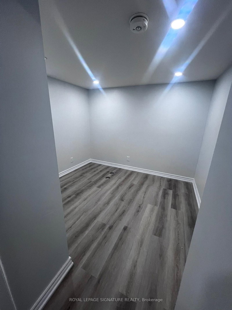 Lower - 999 Black Cherry Dr, Oshawa, L1K 3G5 | Image 3