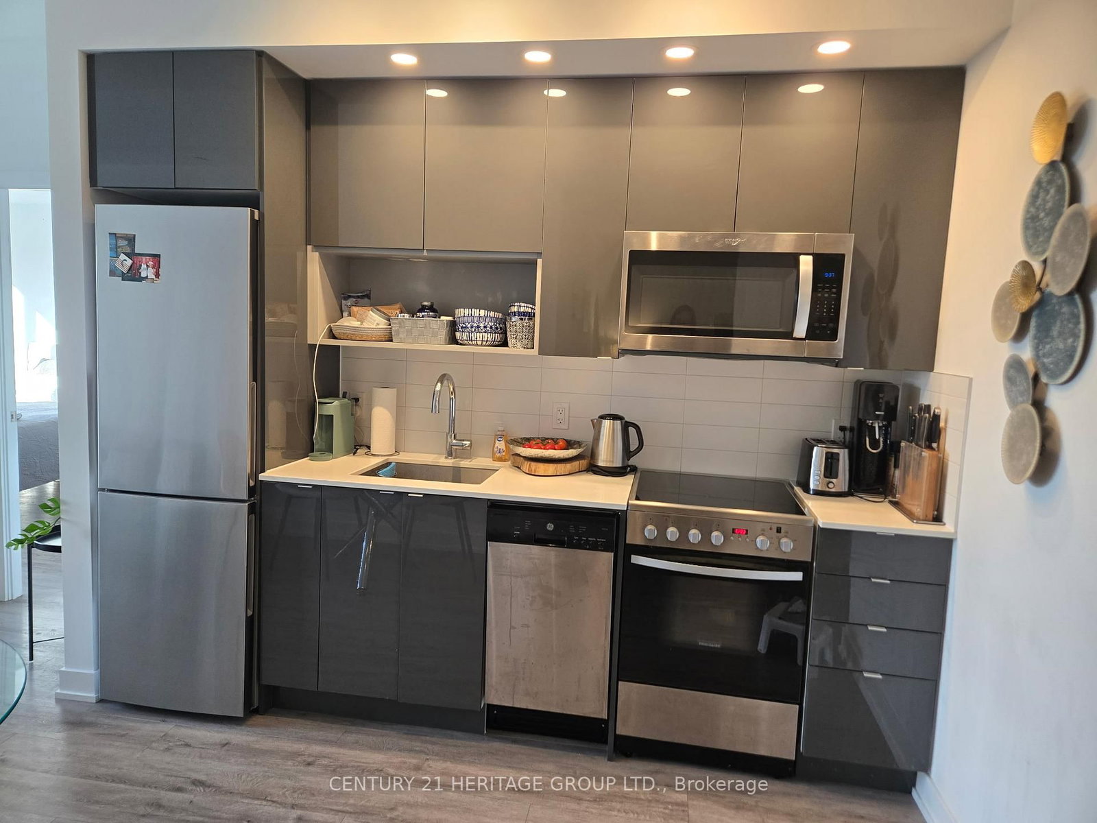 630 Greenwood Avenue, Unit 304 - Photo 4