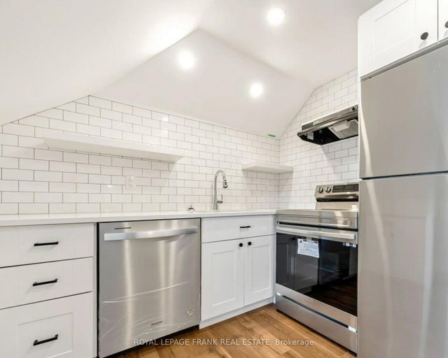 3rd Flr - 622 Simcoe Street N