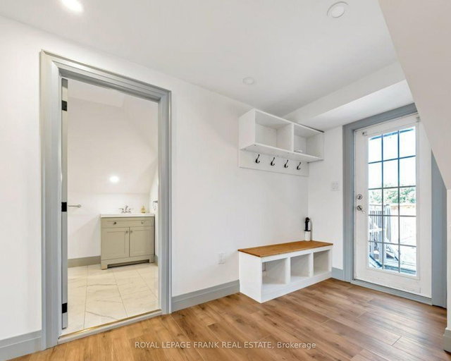 3rd Flr - 622 Simcoe Street N