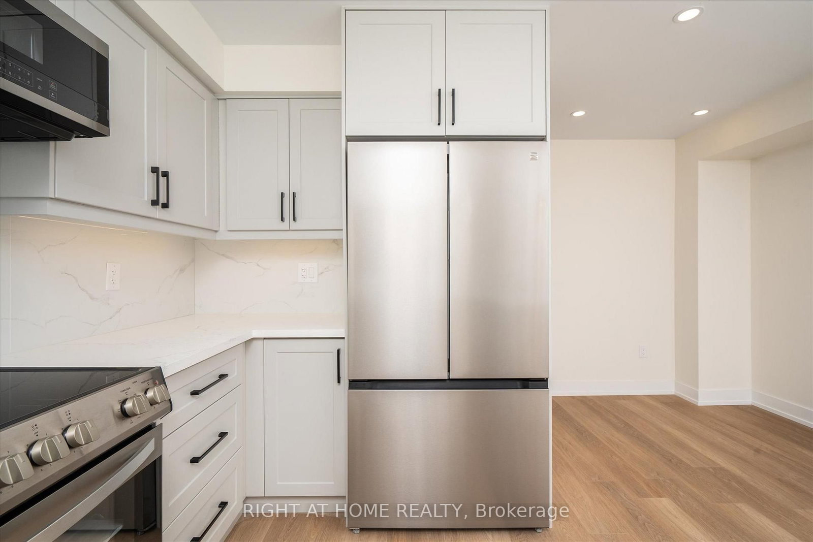 735 Sheppard Avenue W, Unit 36 - Photo 6