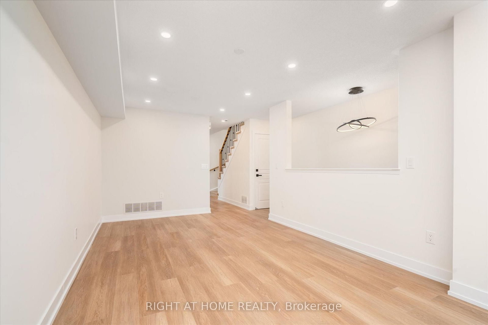 735 Sheppard Avenue W, Unit 36 - Photo 8