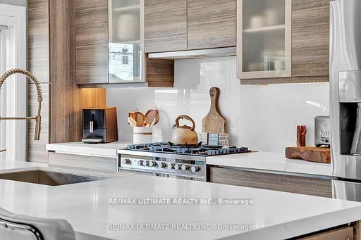 Detached House for sale at 10 Oakdene Crescent, Toronto, Ontario, M4J 4H9 - Danforth - MLS: E13006822