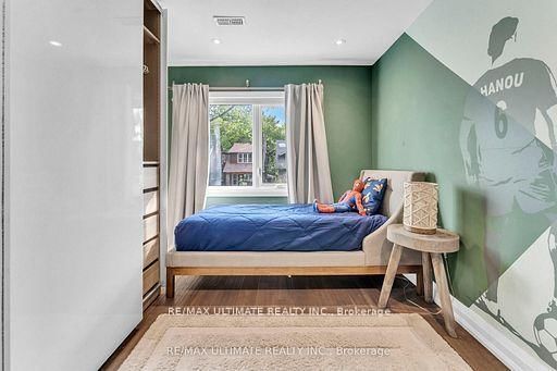 Detached House for sale at 10 Oakdene Crescent, Toronto, Ontario, M4J 4H9 - Danforth - MLS: E13006822