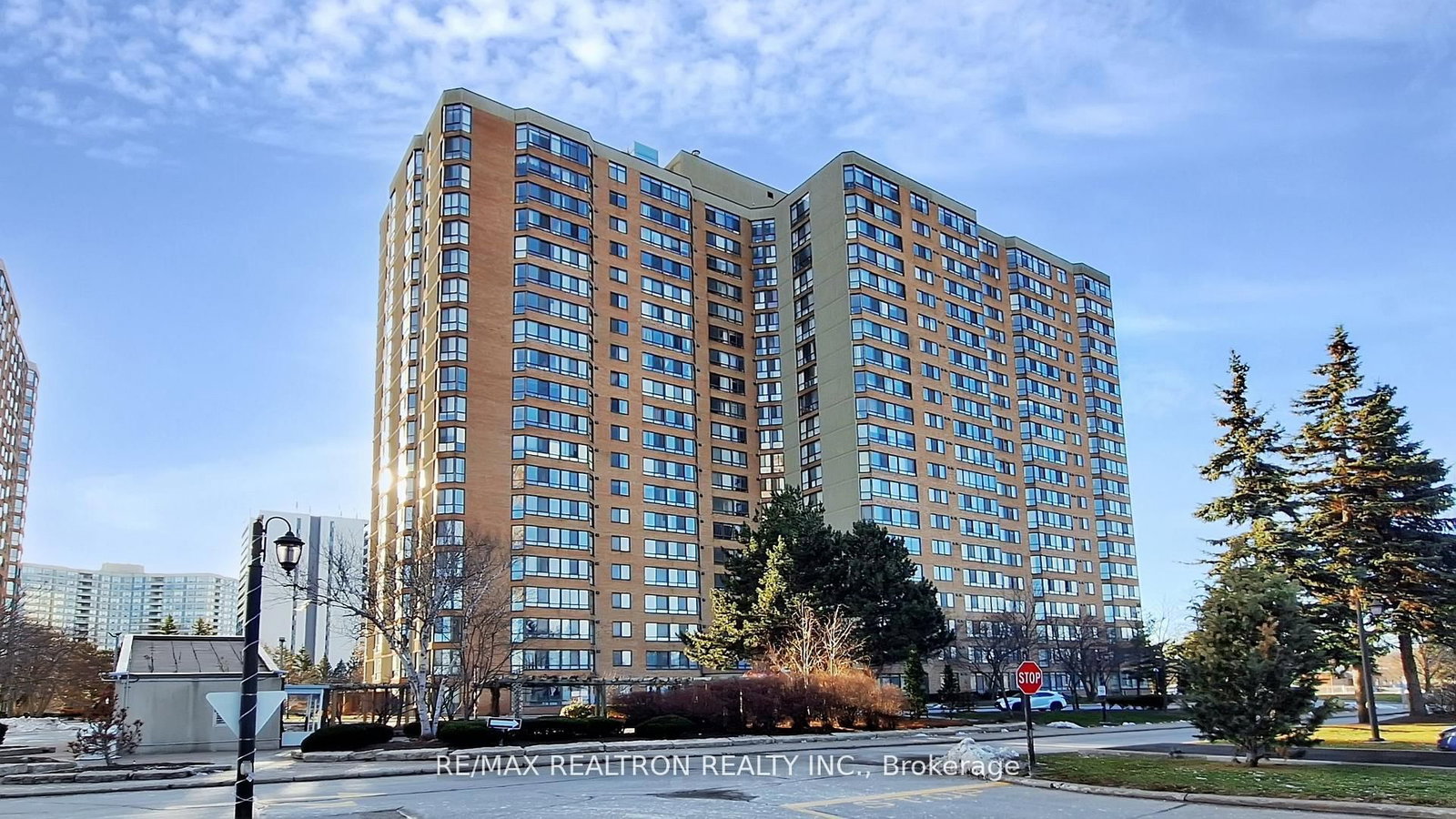 55 Bamburgh Circle, Unit 2008 - Photo 3