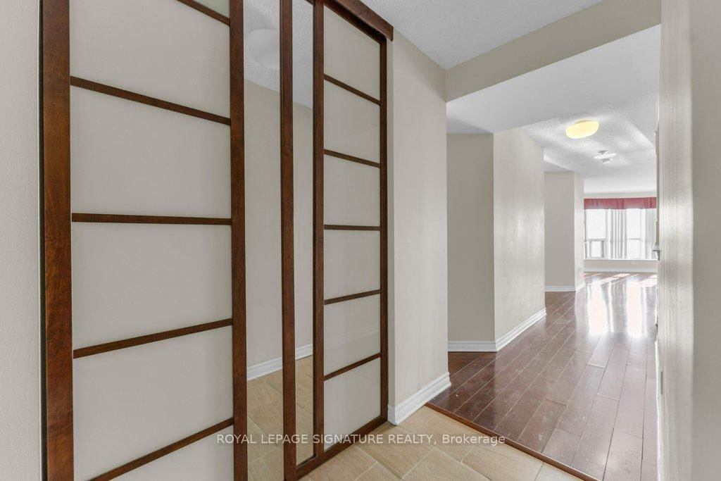 712 Rossland Road E, Unit 1106 - Photo 10