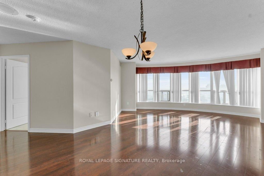 712 Rossland Road E, Unit 1106 - Photo 21