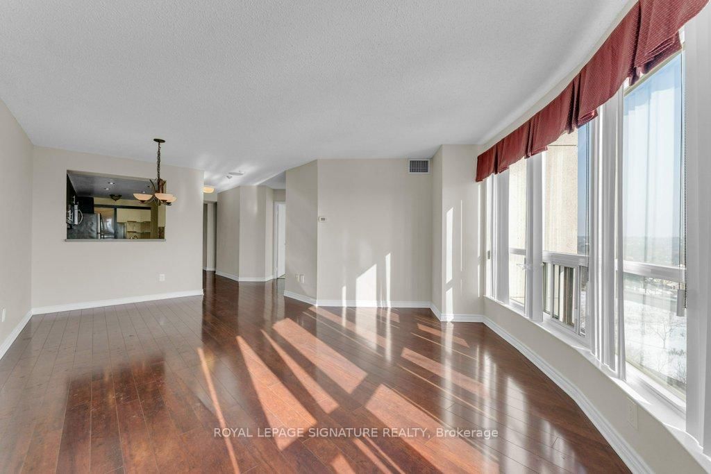 712 Rossland Road E, Unit 1106 - Photo 22