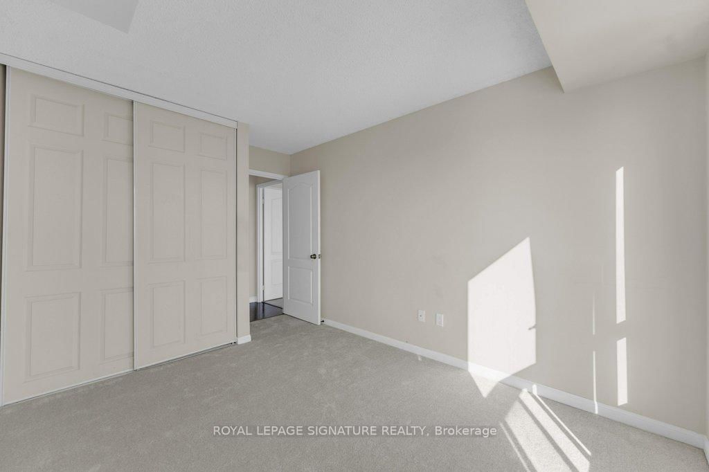 712 Rossland Road E, Unit 1106 - Photo 24