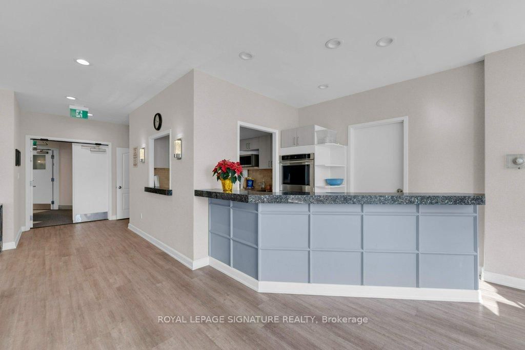 712 Rossland Road E, Unit 1106 - Photo 31