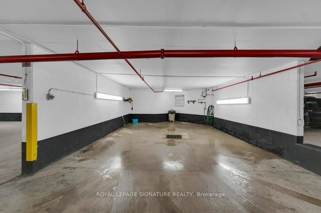 712 Rossland Road E, Unit 1106 - Photo 38