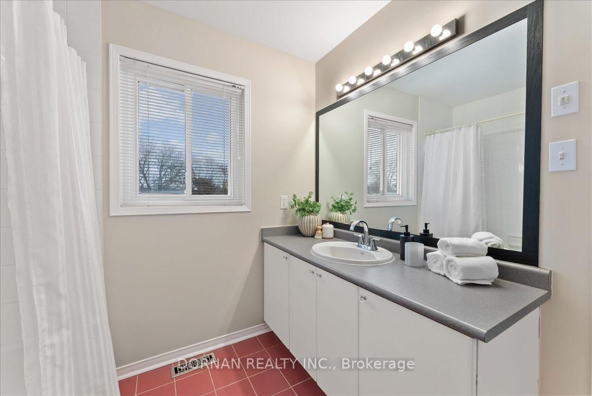 Detached House for sale at 3 Bancroft Crescent, Whitby, Ontario, L1R 2E6 - Williamsburg - MLS: E13007044