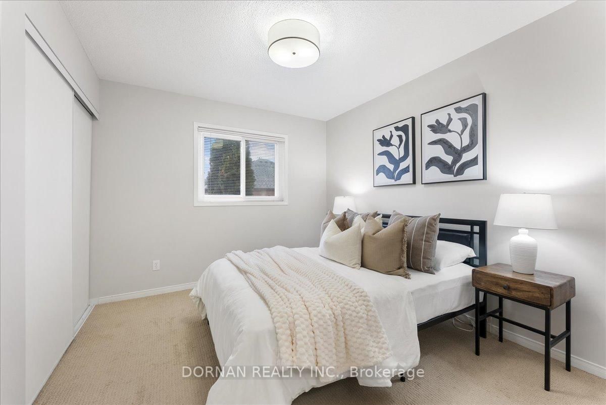 Detached House for sale at 3 Bancroft Crescent, Whitby, Ontario, L1R 2E6 - Williamsburg - MLS: E13007044