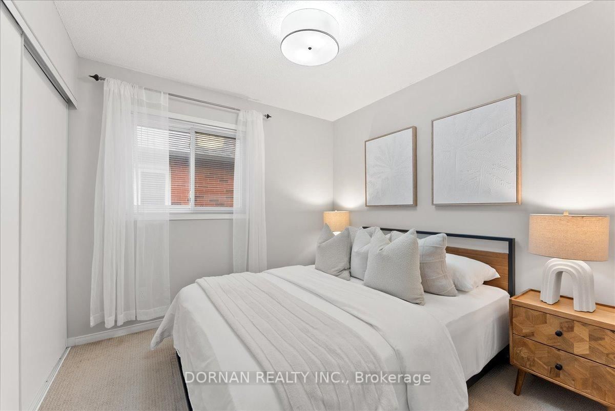 Detached House for sale at 3 Bancroft Crescent, Whitby, Ontario, L1R 2E6 - Williamsburg - MLS: E13007044