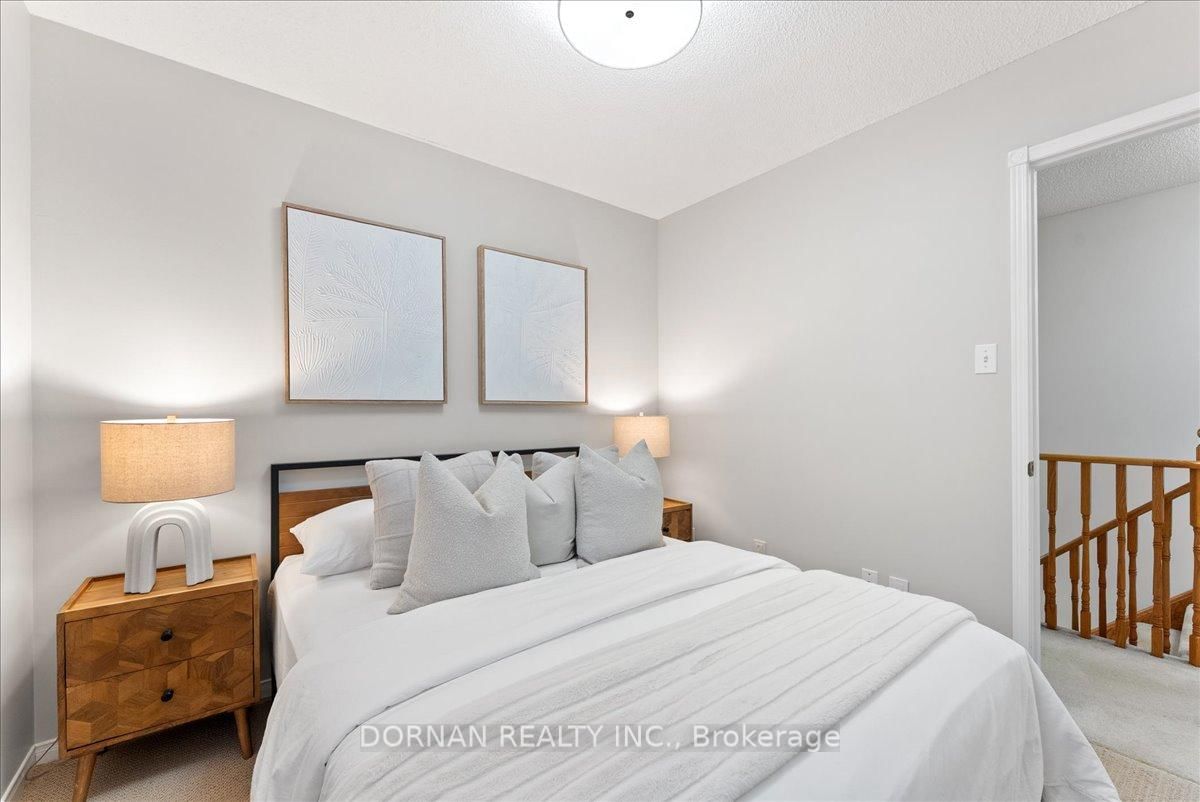 Detached House for sale at 3 Bancroft Crescent, Whitby, Ontario, L1R 2E6 - Williamsburg - MLS: E13007044