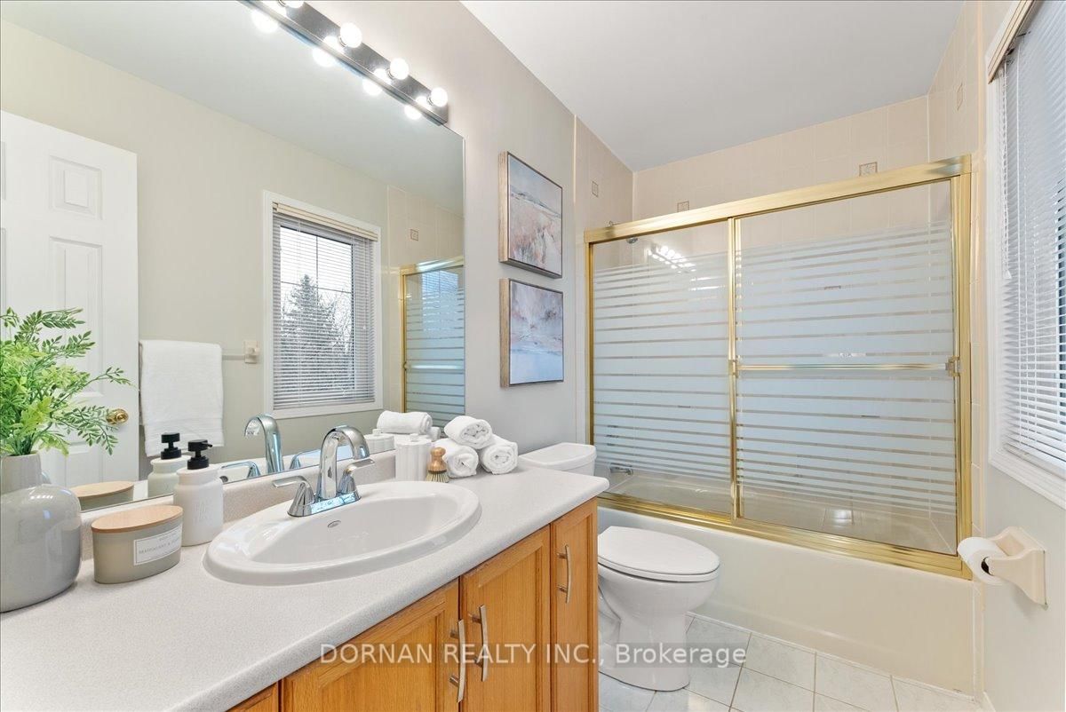 Detached House for sale at 3 Bancroft Crescent, Whitby, Ontario, L1R 2E6 - Williamsburg - MLS: E13007044